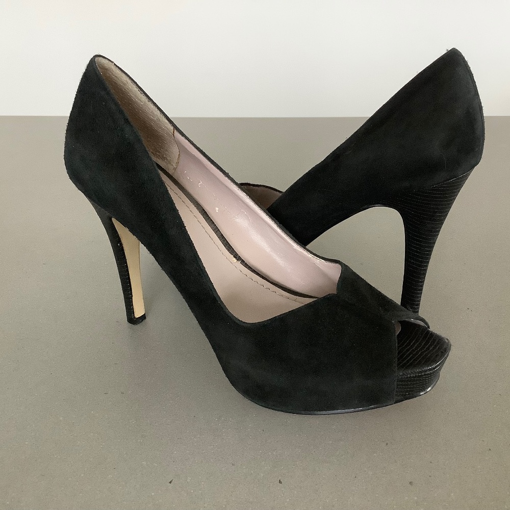 Nine West Size 8M Black Suede Pumps